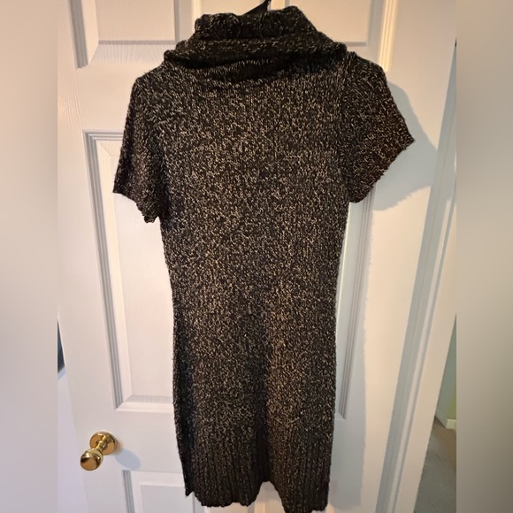 Pure Knitted Dress
Size small - Picture 2 of 2